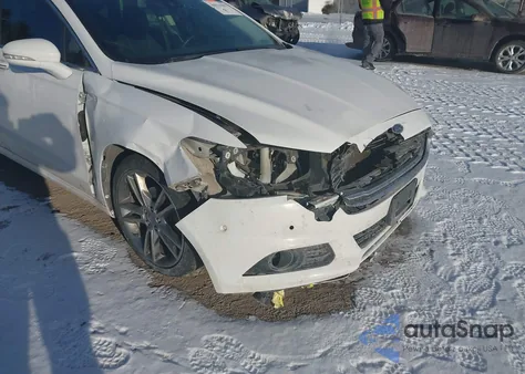 2014 Ford Fusion Titanium z USA, uszkodzony, nr VIN 3FA6P0D90ER313027